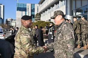 김명수 합참의장, 취임 후 ...